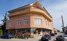 Hotel Floare De Colt