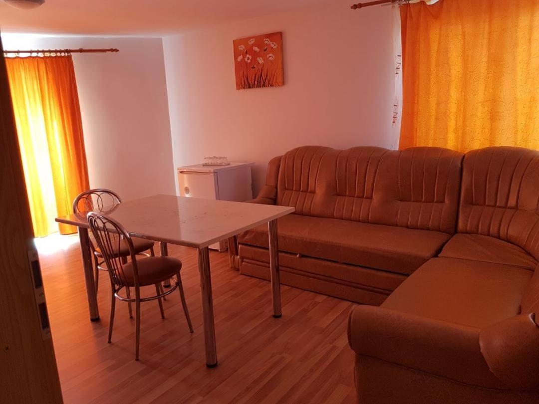 Hotel Floare De Colt Teius Zewnętrze zdjęcie